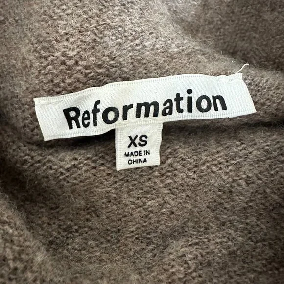 Reformation Cropped CashmereTurtleneck Sweater - Cocoa - Size XS - Picture 4 of 5